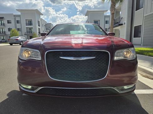 Used 2016 Chrysler 300 Limited RWD image 2