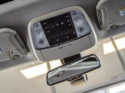 Used 2020 Chrysler 300 Limited image 38