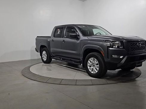 Certified 2024 Nissan Frontier SV w/ SV Convenience Package image 9