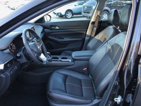 Used 2019 Nissan Altima 2.5 SR w/ SR Premium Package image 17