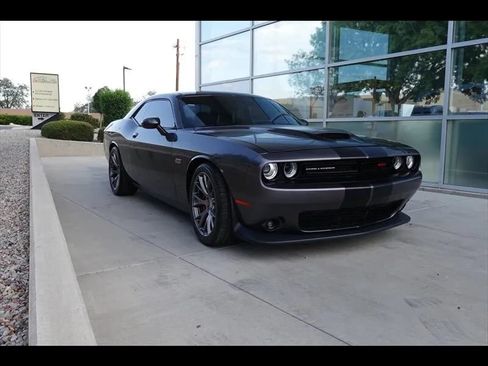 Used 2016 Dodge Challenger SRT RWD image 2