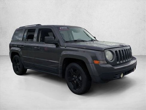 Used 2014 Jeep Patriot Sport w/ Power Value Group FWD image 3
