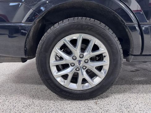 Used 2017 Ford Expedition Limited w/ Equipment Group 301A AWD/4WD image 14