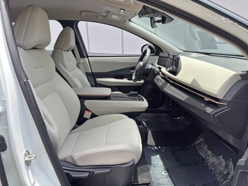 Used 2023 Nissan Ariya AWD image 14