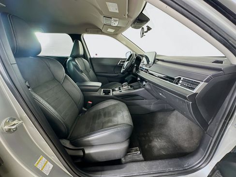 Used 2023 Mitsubishi Outlander SE image 32