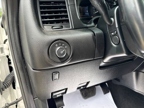 Used 2017 Lincoln Navigator Select AWD/4WD image 32