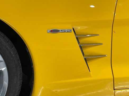Used 2005 Chevrolet Corvette Coupe w/ Preferred Equipment Group RWD image 8