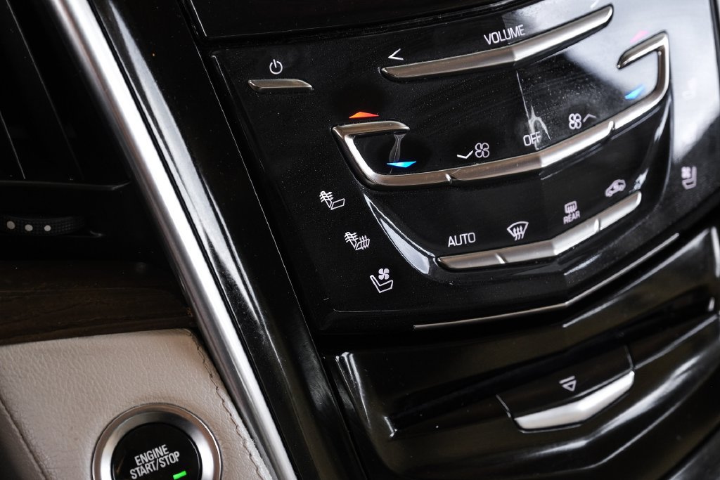 Used 2019 Cadillac Escalade ESV Luxury AWD/4WD image 22