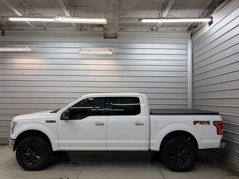 Used 2017 Ford F150 XLT w/ Equipment Group 302A Luxury AWD/4WD image 8