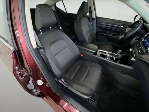Used 2024 Nissan Altima 2.5 SV FWD image 15