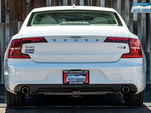 Used 2018 Volvo S90 T5 Momentum w/ Convenience Package image 4