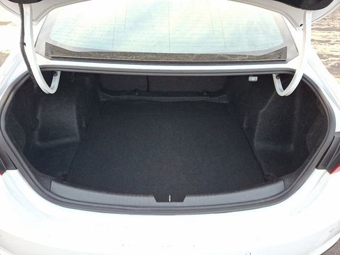 Used 2024 Chevrolet Malibu LT image 18