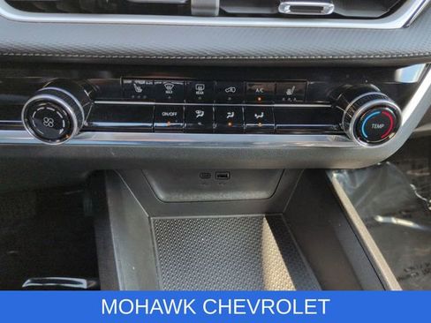 Certified 2025 Chevrolet Equinox LT w/ Safety and Technology Package AWD/4WD image 19