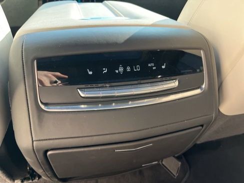 Used 2025 Cadillac Escalade Sport Platinum w/ LPO, ONYX Package image 13