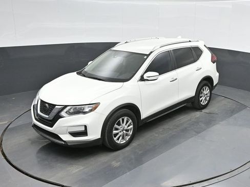 Used 2020 Nissan Rogue SV image 34