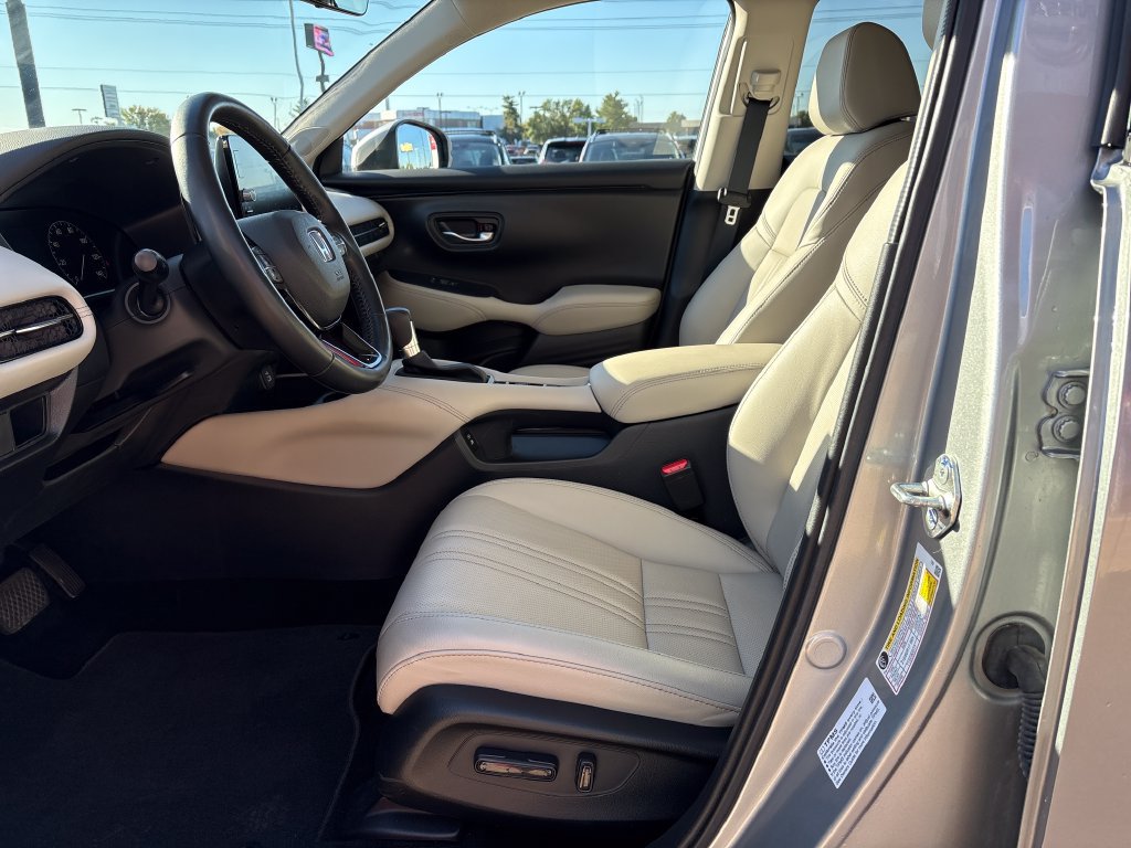 Used 2025 Honda HR-V EX-L image 9