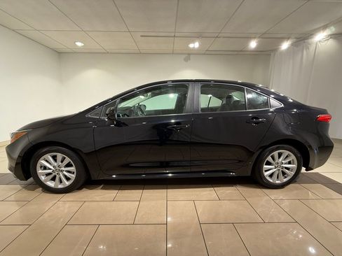 Certified 2024 Toyota Corolla LE image 2