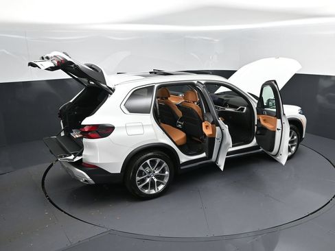 New 2026 BMW X5 xDrive40i w/ Climate Comfort Package AWD/4WD image 49
