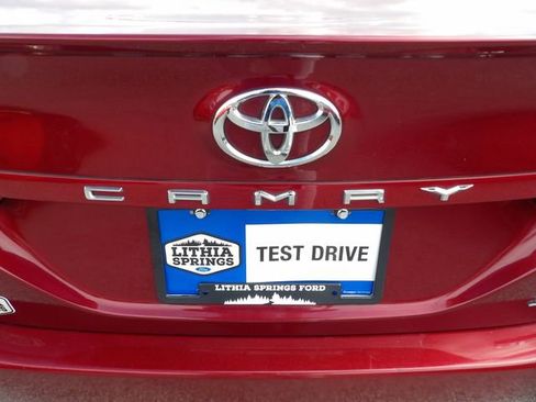 Used 2018 Toyota Camry SE w/ Convenience Package image 18