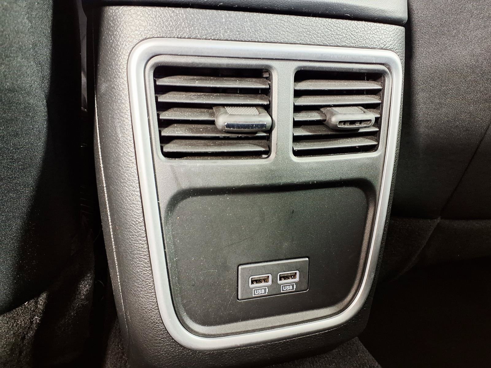 Used 2023 Chrysler 300 Touring RWD image 11