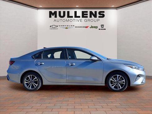 Used 2024 Kia Forte LXS image 4