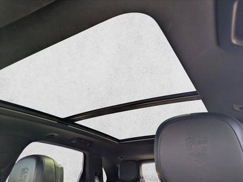 Used 2022 Porsche Cayenne Platinum Edition AWD/4WD image 16