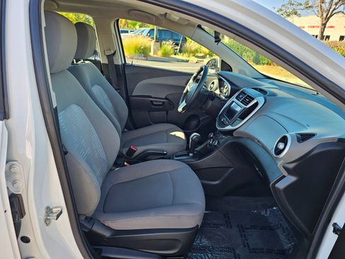 Used 2020 Chevrolet Sonic LT FWD image 32