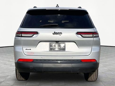 Used 2024 Jeep Grand Cherokee L Laredo image 4