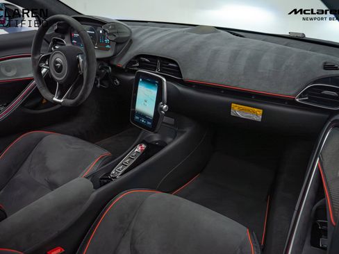 Used 2024 McLaren Artura image 22
