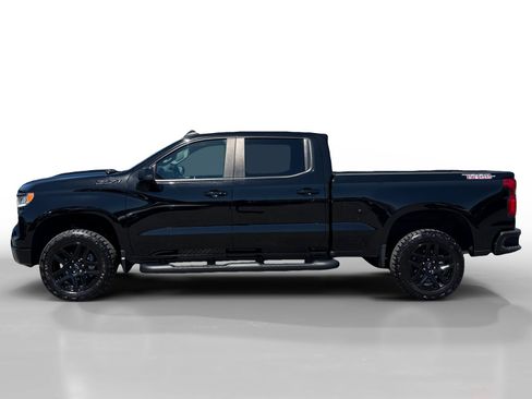 Used 2024 Chevrolet Silverado 1500 LT Trail Boss w/ Convenience Package II AWD/4WD image 2