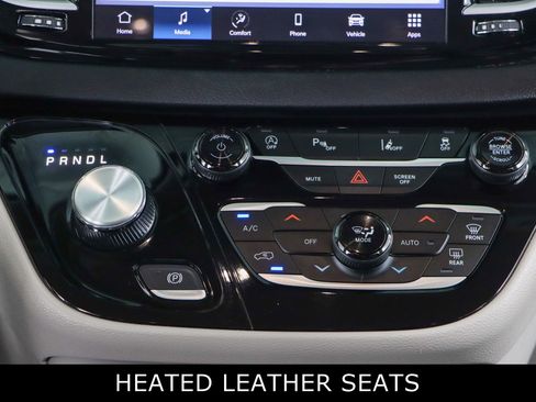 Used 2023 Chrysler Pacifica Touring-L image 20