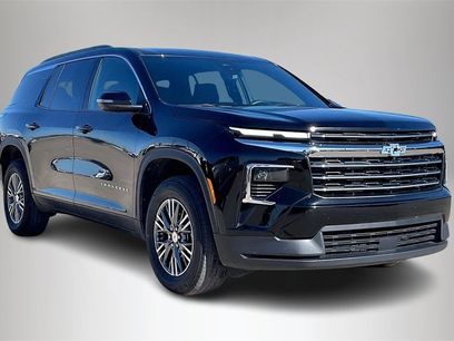 Used 2024 Chevrolet Traverse LT