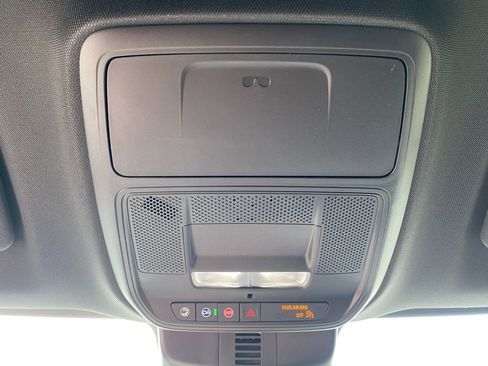 New 2025 Chevrolet Traverse LT image 19