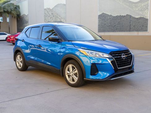 Used 2023 Nissan Kicks S FWD image 1