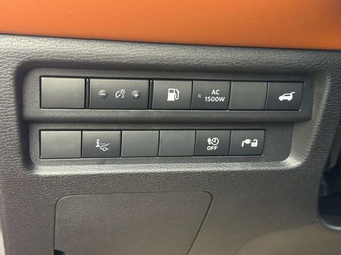 Used 2025 Mitsubishi Outlander 4WD Plug-In Hybrid image 18