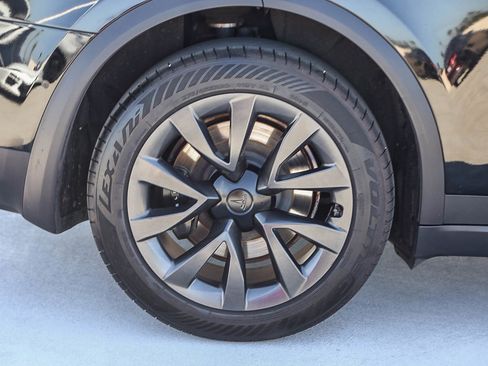 Used 2023 Tesla Model X AWD/4WD image 11