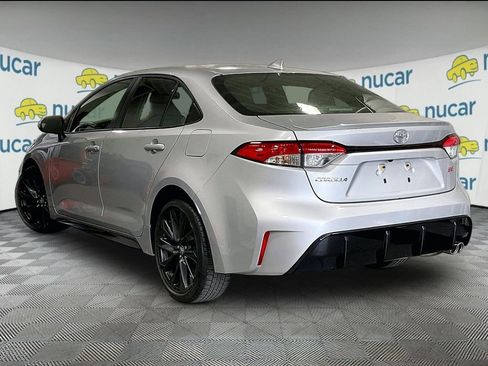 Used 2023 Toyota Corolla SE w/ SE Premium Package FWD image 4