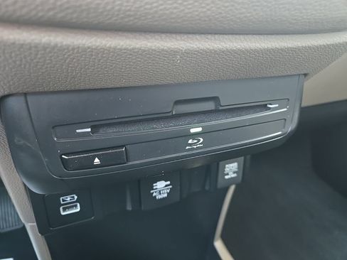 Used 2024 Honda Odyssey Elite image 63
