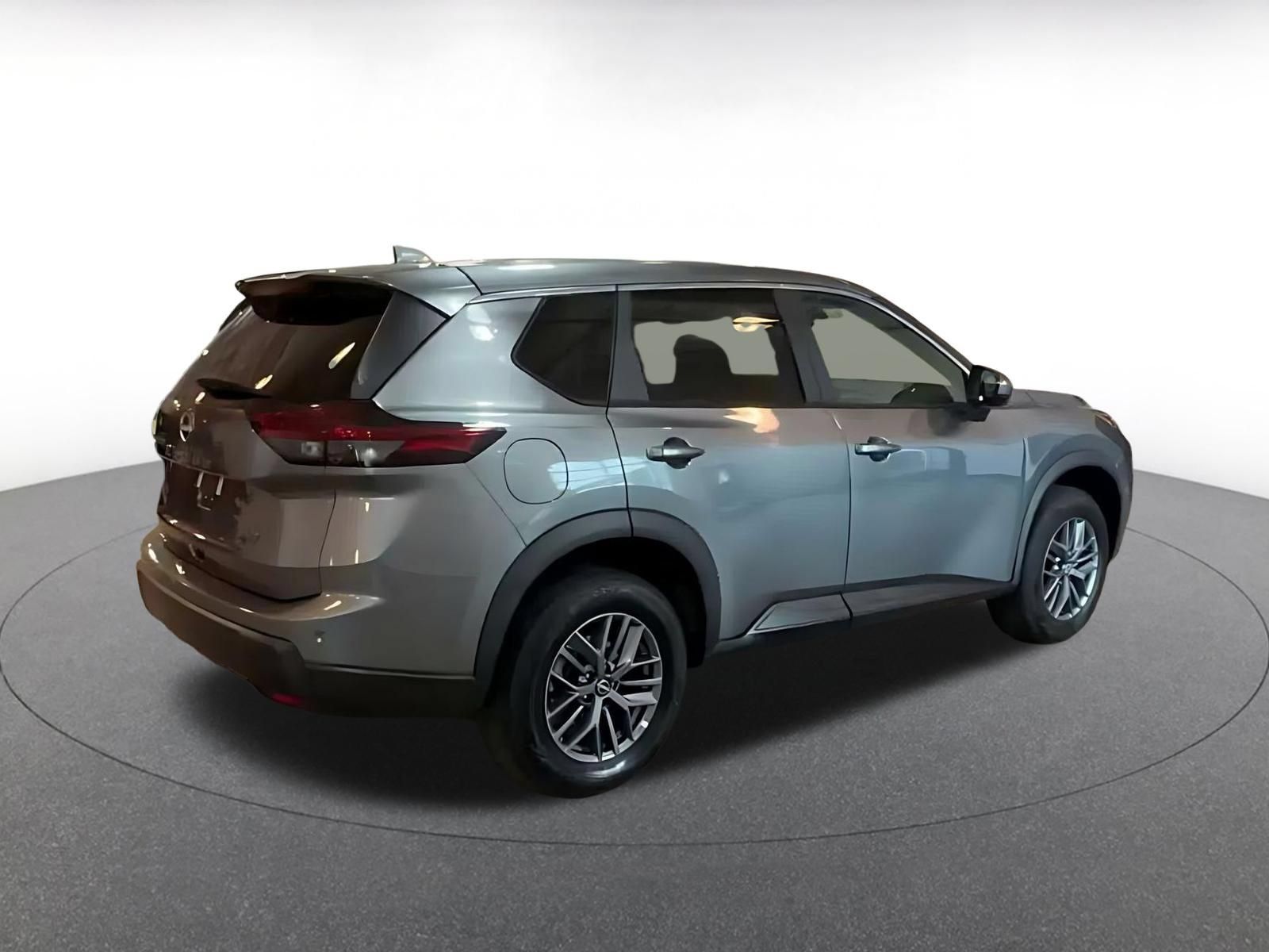 Used 2026 Nissan Rogue SV AWD/4WD image 14
