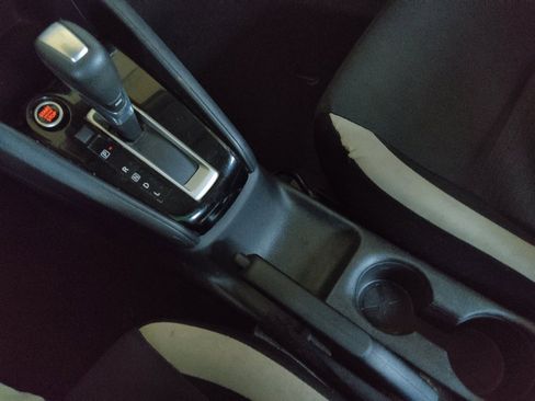 Used 2021 Nissan Versa SV FWD image 26