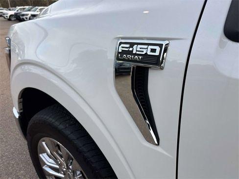 Used 2024 Ford F150 Lariat w/ FX4 Off-Road Package image 8