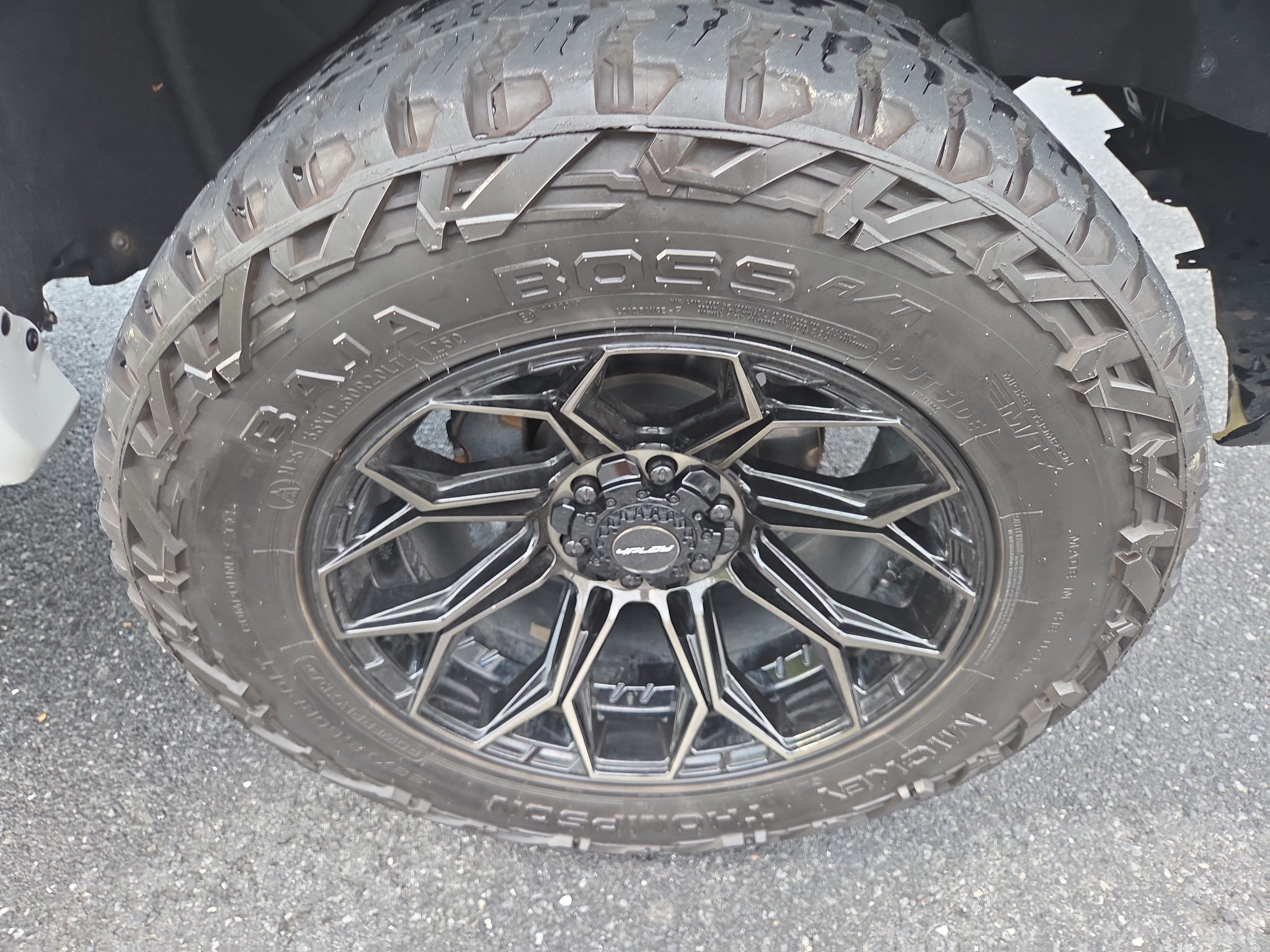 Used 2023 GMC Sierra 1500 AT4 w/ AT4 Premium Package AWD/4WD image 10
