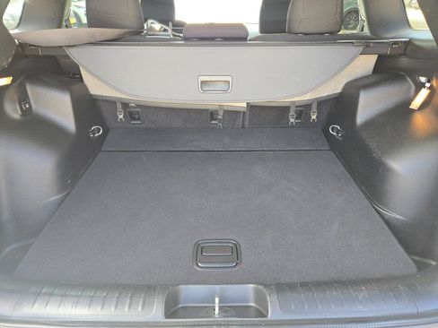 Used 2019 Jeep Cherokee Latitude w/ Popular Appearance Group FWD image 25