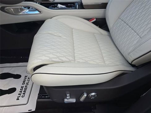 New 2026 Lincoln Nautilus Black Label AWD/4WD image 16