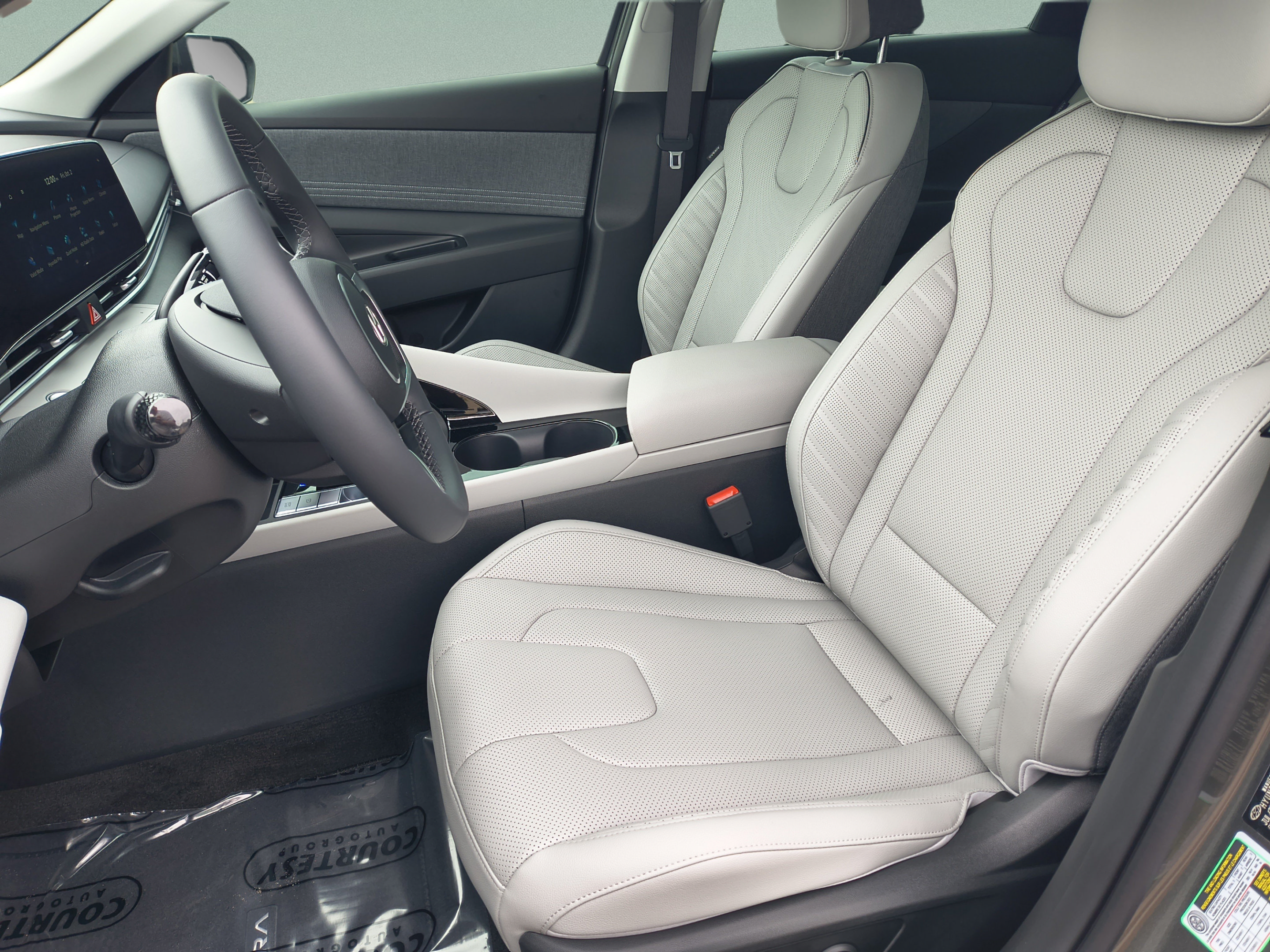 New 2026 Hyundai Elantra Limited FWD image 17