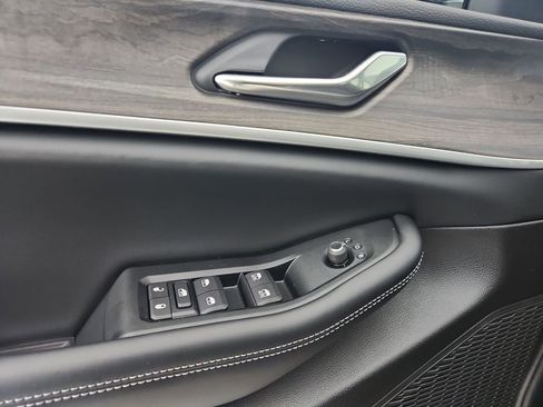 New 2026 Jeep Grand Cherokee Laredo image 21