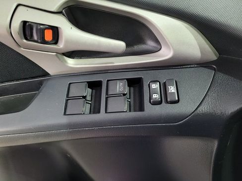 Used 2010 Pontiac Vibe Base image 35