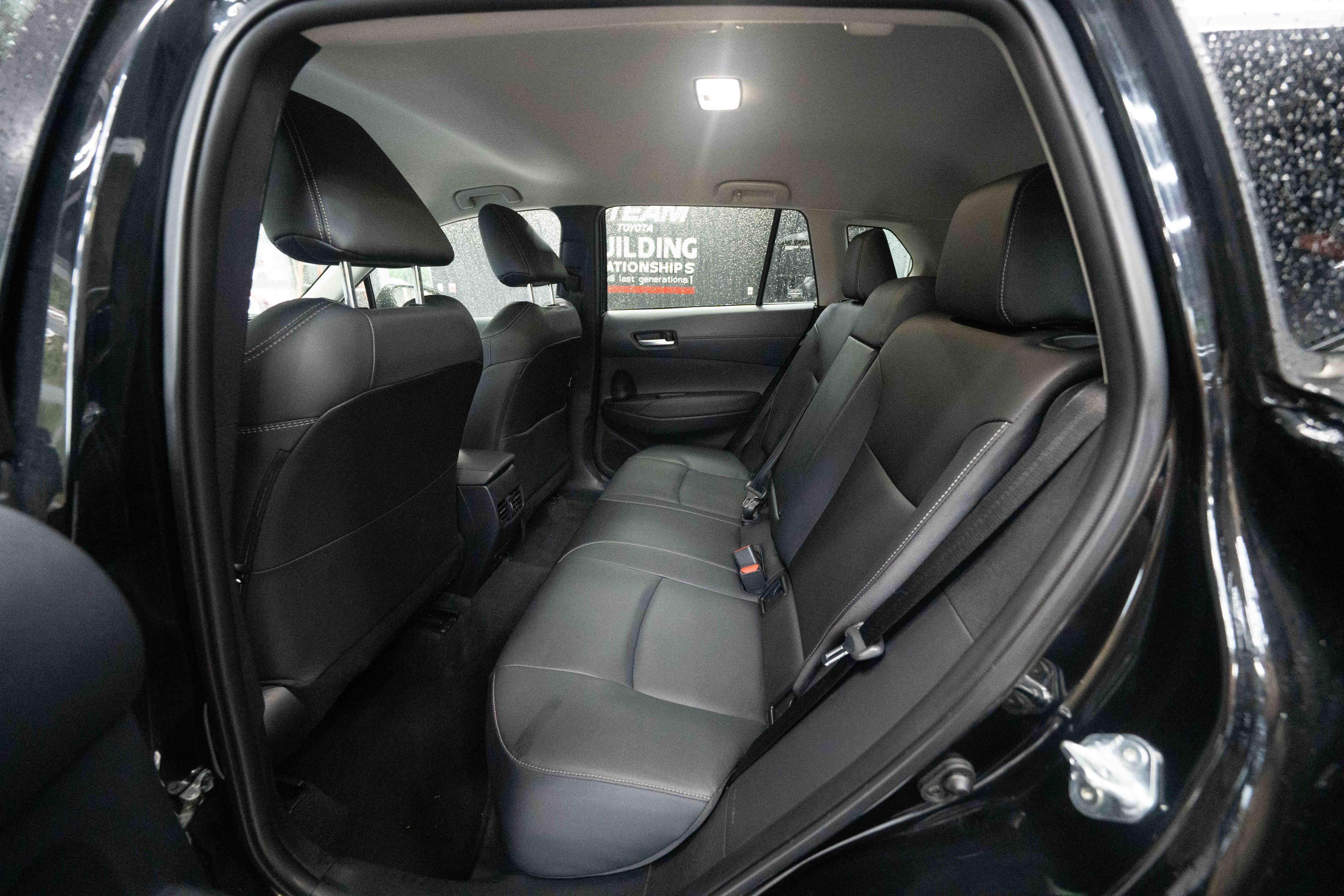 Used 2025 Toyota Corolla Cross XLE AWD/4WD image 23