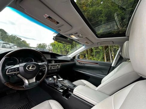 Used 2018 Lexus ES 350 w/ Navigation System Package image 30