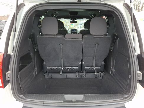 Used 2019 Dodge Grand Caravan SE image 28